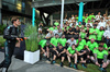 GP SINGAPORE, Gara winner George Russell (GBR) Mercedes AMG F1 celebrates with the team.

05.10.2025. Formula 1 World Championship, Rd 18, Singapore Grand Prix, Marina Bay Street Circuit, Singapore, Gara Day.

- www.xpbimages.com, EMail: requests@xpbimages.com © Copyright: Moy / XPB Images
