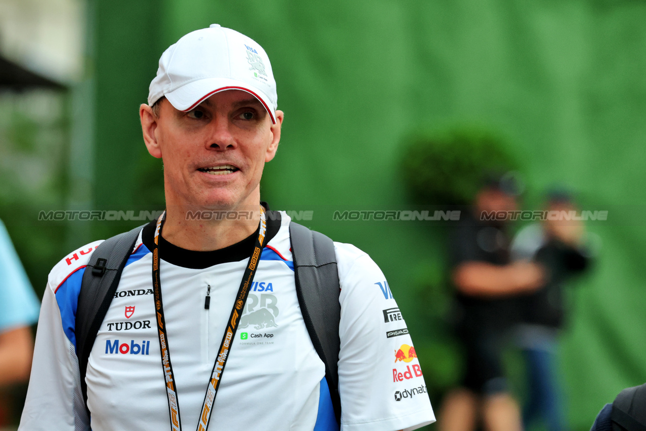 GP SINGAPORE, Alan Permane (GBR) Racing Bulls Team Principal.

02.10.2025. Formula 1 World Championship, Rd 18, Singapore Grand Prix, Marina Bay Street Circuit, Singapore, Preparation Day.

- www.xpbimages.com, EMail: requests@xpbimages.com © Copyright: Moy / XPB Images