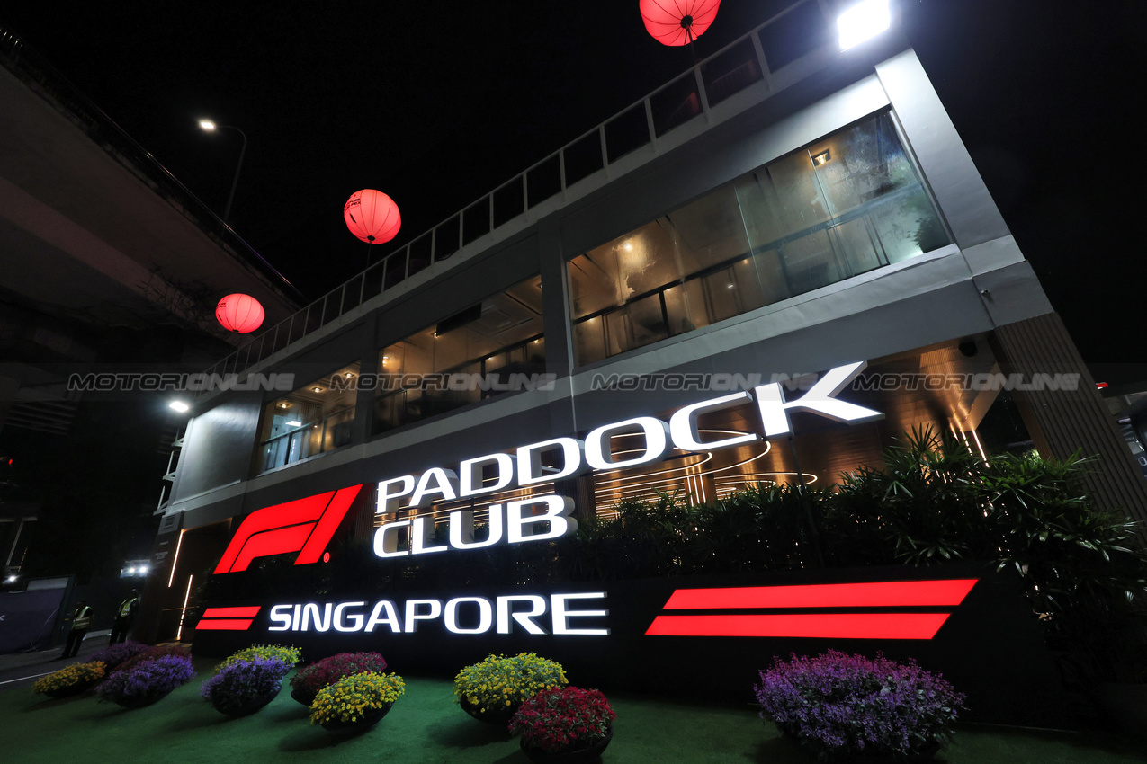 GP SINGAPORE, Paddock Club Atmosfera.

02.10.2025. Formula 1 World Championship, Rd 18, Singapore Grand Prix, Marina Bay Street Circuit, Singapore, Preparation Day.

- www.xpbimages.com, EMail: requests@xpbimages.com © Copyright: Moy / XPB Images
