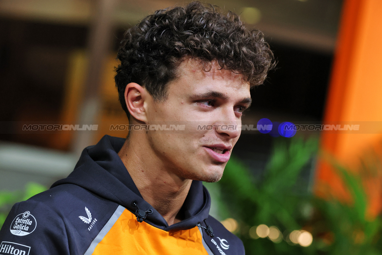 GP SINGAPORE, Lando Norris (GBR) McLaren.

02.10.2025. Formula 1 World Championship, Rd 18, Singapore Grand Prix, Marina Bay Street Circuit, Singapore, Preparation Day.

- www.xpbimages.com, EMail: requests@xpbimages.com © Copyright: Moy / XPB Images