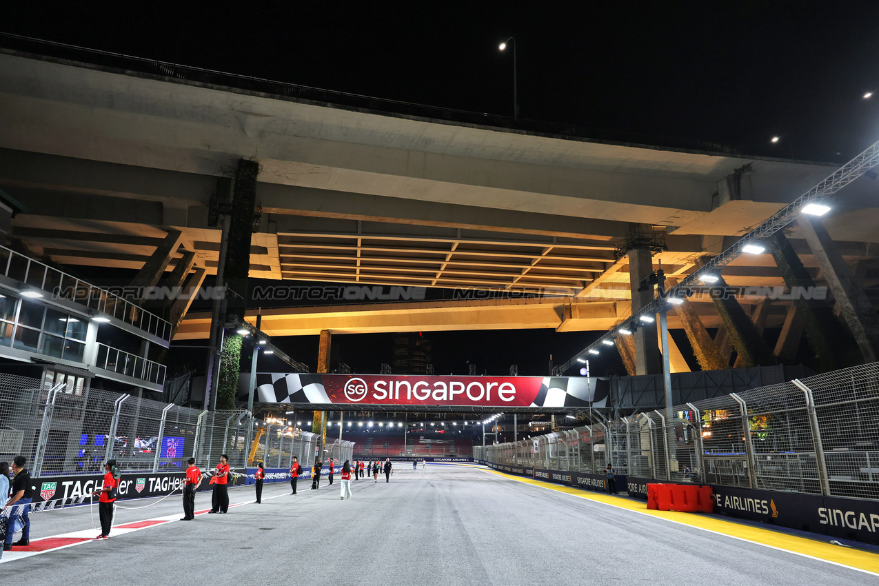 GP SINGAPORE, Circuit Atmosfera - track detail.

02.10.2025. Formula 1 World Championship, Rd 18, Singapore Grand Prix, Marina Bay Street Circuit, Singapore, Preparation Day.

- www.xpbimages.com, EMail: requests@xpbimages.com © Copyright: Moy / XPB Images
