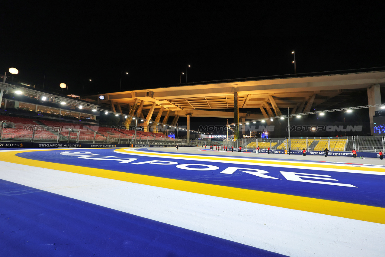 GP SINGAPORE, Circuit Atmosfera - track detail.

02.10.2025. Formula 1 World Championship, Rd 18, Singapore Grand Prix, Marina Bay Street Circuit, Singapore, Preparation Day.

- www.xpbimages.com, EMail: requests@xpbimages.com © Copyright: Moy / XPB Images