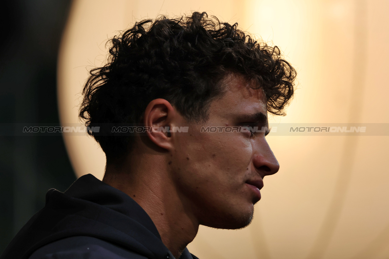 GP SINGAPORE, Lando Norris (GBR) McLaren.

02.10.2025. Formula 1 World Championship, Rd 18, Singapore Grand Prix, Marina Bay Street Circuit, Singapore, Preparation Day.

 - www.xpbimages.com, EMail: requests@xpbimages.com © Copyright: Rew / XPB Images