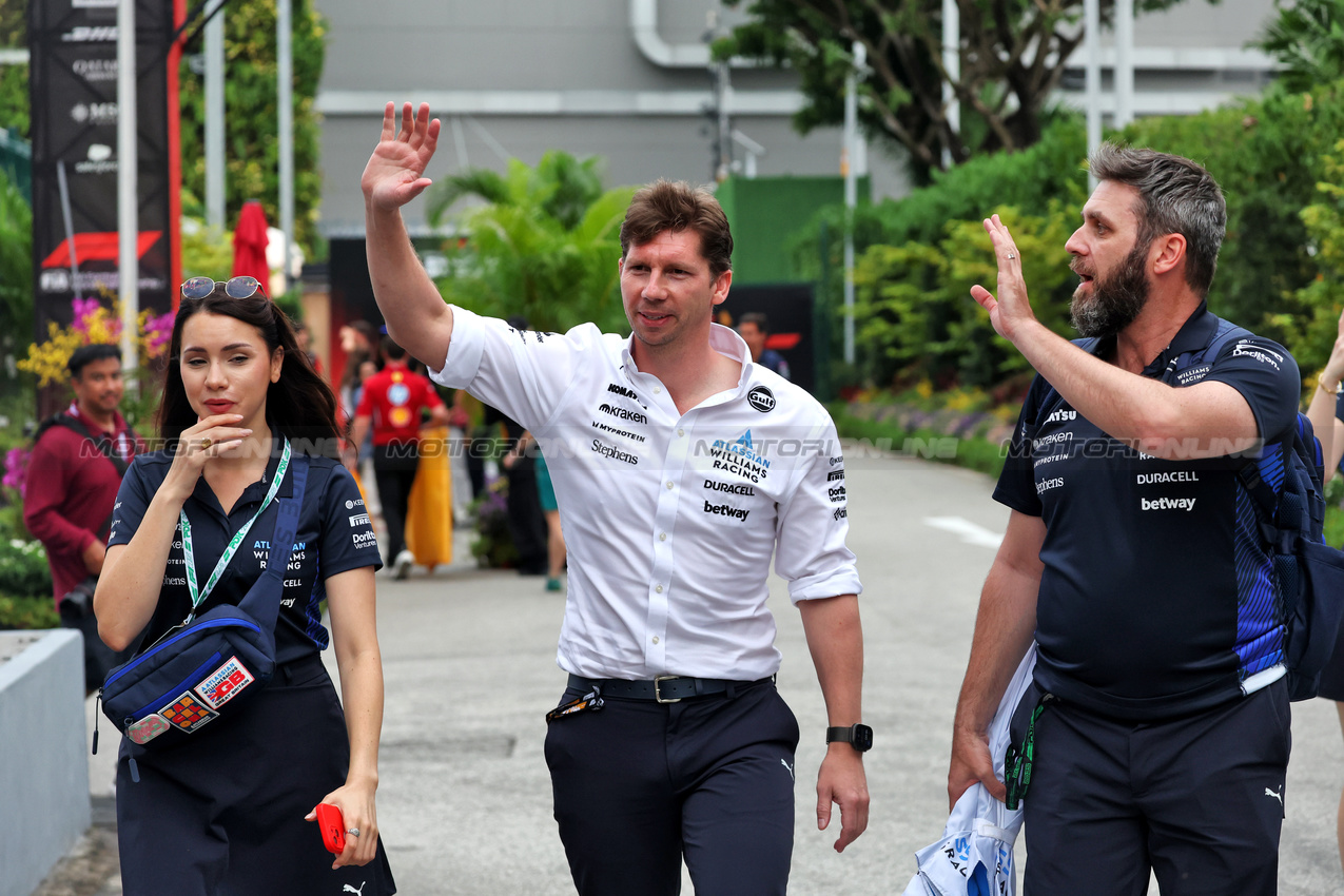 GP SINGAPORE, James Vowles (GBR) Atlassian Williams Racing Team Principal.

02.10.2025. Formula 1 World Championship, Rd 18, Singapore Grand Prix, Marina Bay Street Circuit, Singapore, Preparation Day.

- www.xpbimages.com, EMail: requests@xpbimages.com © Copyright: Bearne / XPB Images