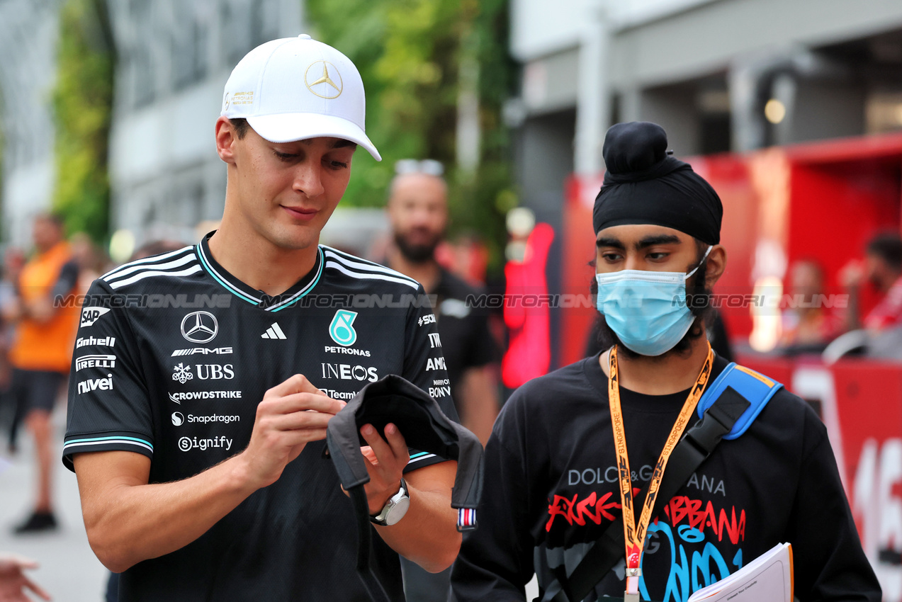 GP SINGAPORE, George Russell (GBR) Mercedes AMG F1.

02.10.2025. Formula 1 World Championship, Rd 18, Singapore Grand Prix, Marina Bay Street Circuit, Singapore, Preparation Day.

- www.xpbimages.com, EMail: requests@xpbimages.com © Copyright: Moy / XPB Images