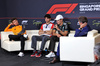 GP SINGAPORE, (L to R): Lando Norris (GBR) McLaren; Esteban Ocon (FRA) Haas F1 Team; e George Russell (GBR) Mercedes AMG F1, in the FIA Press Conference.

02.10.2025. Formula 1 World Championship, Rd 18, Singapore Grand Prix, Marina Bay Street Circuit, Singapore, Preparation Day.

 - www.xpbimages.com, EMail: requests@xpbimages.com © Copyright: Rew / XPB Images