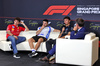 GP SINGAPORE, (L to R): Charles Leclerc (MON) Ferrari; Isack Hadjar (FRA) Racing Bulls; e Alexander Albon (THA) Atlassian Williams Racing, in the FIA Press Conference.

02.10.2025. Formula 1 World Championship, Rd 18, Singapore Grand Prix, Marina Bay Street Circuit, Singapore, Preparation Day.

 - www.xpbimages.com, EMail: requests@xpbimages.com © Copyright: Rew / XPB Images