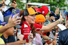 GP SINGAPORE, Circuit Atmosfera - fans.

02.10.2025. Formula 1 World Championship, Rd 18, Singapore Grand Prix, Marina Bay Street Circuit, Singapore, Preparation Day.

- www.xpbimages.com, EMail: requests@xpbimages.com © Copyright: Moy / XPB Images