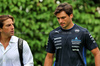 GP SINGAPORE, (L to R): Roberto Mehri (ESP) with Carlos Sainz (ESP) Atlassian Williams Racing.

02.10.2025. Formula 1 World Championship, Rd 18, Singapore Grand Prix, Marina Bay Street Circuit, Singapore, Preparation Day.

 - www.xpbimages.com, EMail: requests@xpbimages.com © Copyright: Rew / XPB Images
