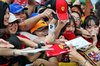 GP SINGAPORE, Circuit Atmosfera - fans.

02.10.2025. Formula 1 World Championship, Rd 18, Singapore Grand Prix, Marina Bay Street Circuit, Singapore, Preparation Day.

- www.xpbimages.com, EMail: requests@xpbimages.com © Copyright: Moy / XPB Images