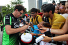 GP SINGAPORE, Mattia Binotto (ITA) Sauber Motorsport Chief Operating e Chief Technical Officer with fans.

02.10.2025. Formula 1 World Championship, Rd 18, Singapore Grand Prix, Marina Bay Street Circuit, Singapore, Preparation Day.

- www.xpbimages.com, EMail: requests@xpbimages.com © Copyright: Bearne / XPB Images