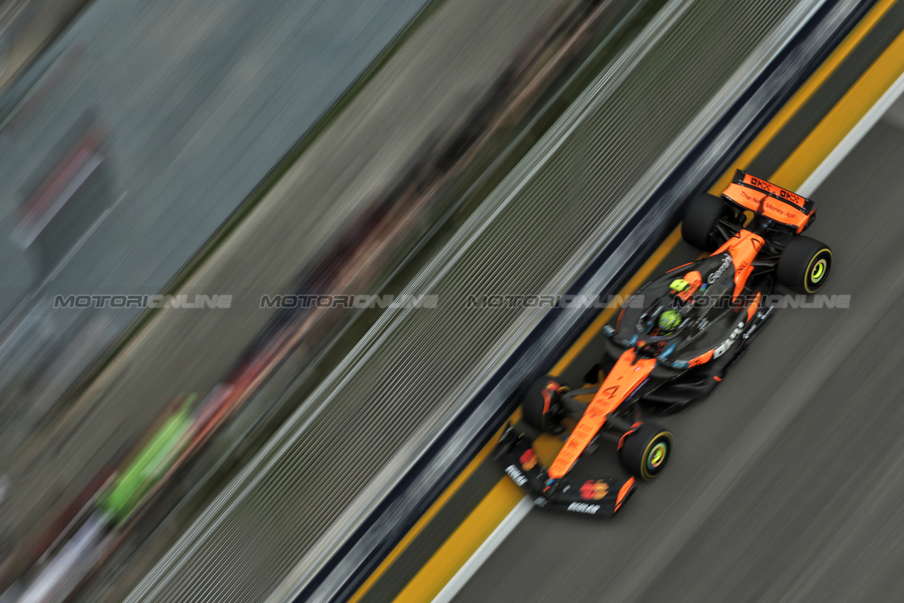 GP SINGAPORE, Lando Norris (GBR) McLaren MCL39.

04.10.2025. Formula 1 World Championship, Rd 18, Singapore Grand Prix, Marina Bay Street Circuit, Singapore, Qualifiche Day.

- www.xpbimages.com, EMail: requests@xpbimages.com © Copyright: Moy / XPB Images