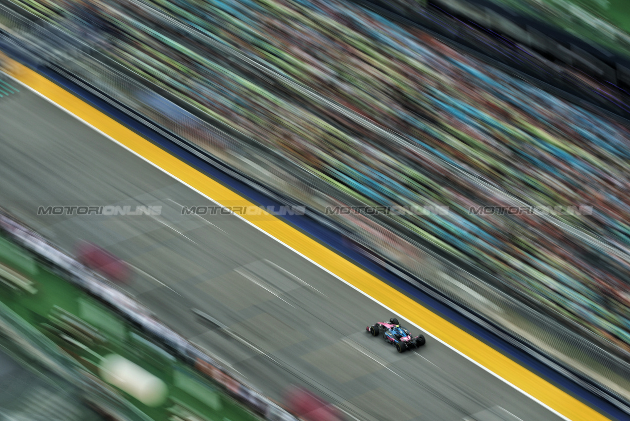 GP SINGAPORE, Franco Colapinto (ARG) Alpine F1 Team A525.

04.10.2025. Formula 1 World Championship, Rd 18, Singapore Grand Prix, Marina Bay Street Circuit, Singapore, Qualifiche Day.

- www.xpbimages.com, EMail: requests@xpbimages.com © Copyright: Moy / XPB Images