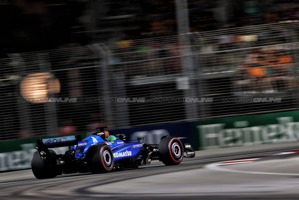 GP SINGAPORE, Alexander Albon (THA) Atlassian Williams Racing FW47.

04.10.2025. Formula 1 World Championship, Rd 18, Singapore Grand Prix, Marina Bay Street Circuit, Singapore, Qualifiche Day.

- www.xpbimages.com, EMail: requests@xpbimages.com © Copyright: Charniaux / XPB Images