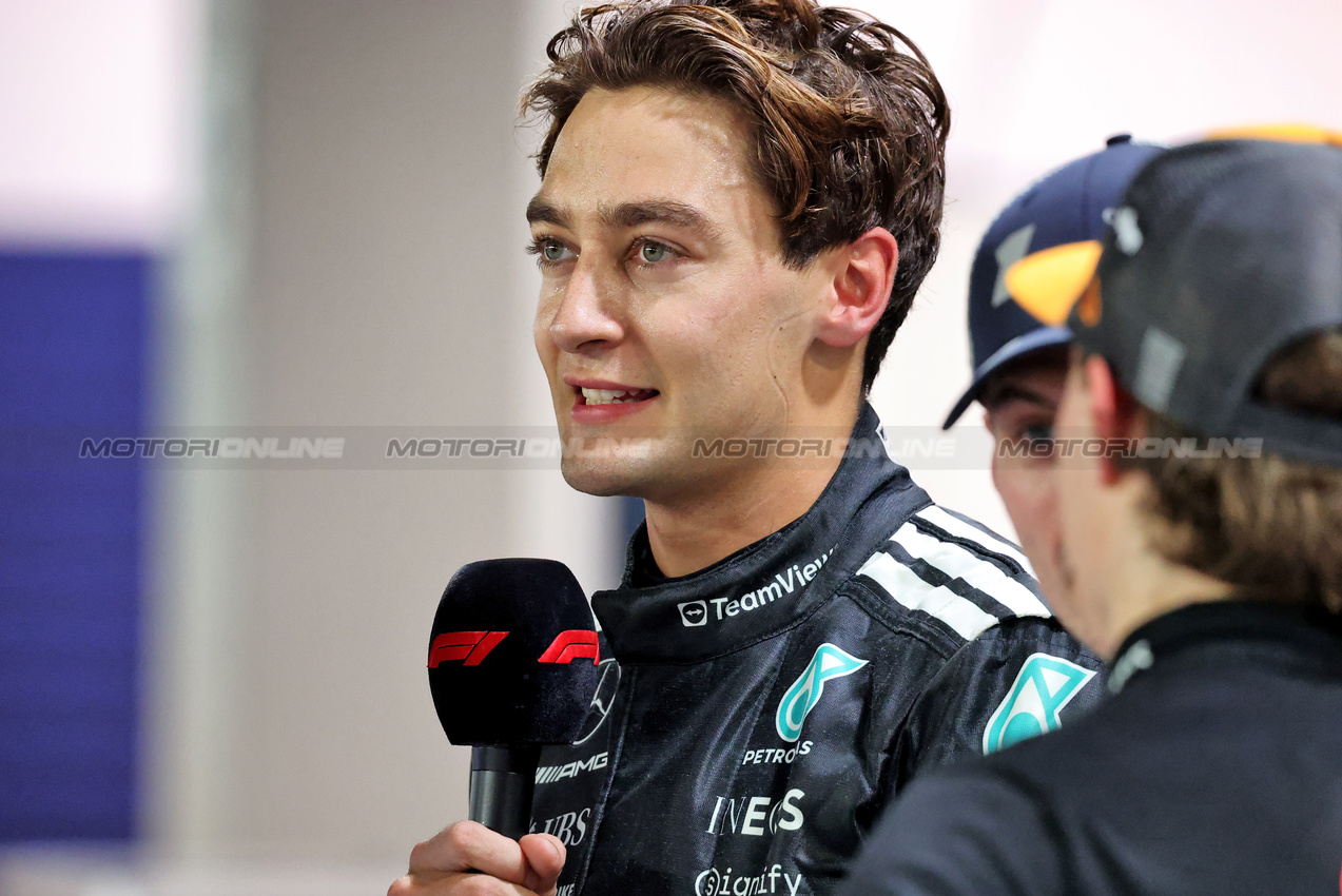 GP SINGAPORE, Pole sitter George Russell (GBR) Mercedes AMG F1 in qualifying parc ferme.

04.10.2025. Formula 1 World Championship, Rd 18, Singapore Grand Prix, Marina Bay Street Circuit, Singapore, Qualifiche Day.

- www.xpbimages.com, EMail: requests@xpbimages.com © Copyright: Charniaux / XPB Images