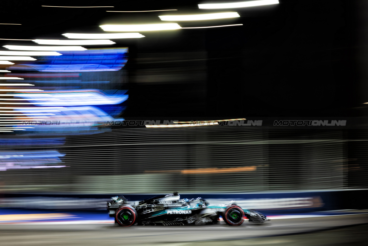 GP SINGAPORE, George Russell (GBR) Mercedes AMG F1 W16.

04.10.2025. Formula 1 World Championship, Rd 18, Singapore Grand Prix, Marina Bay Street Circuit, Singapore, Qualifiche Day.

 - www.xpbimages.com, EMail: requests@xpbimages.com © Copyright: Rew / XPB Images