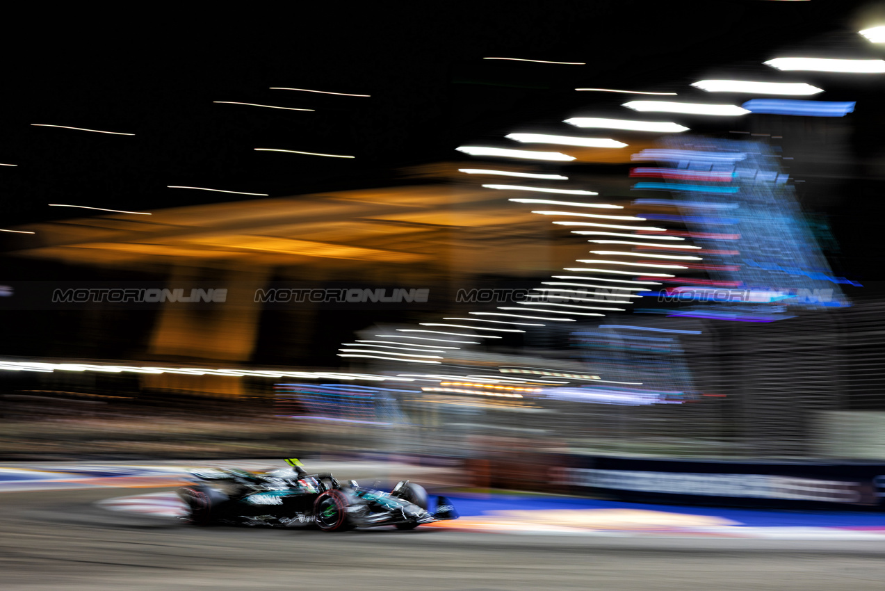 GP SINGAPORE, Andrea Kimi Antonelli (ITA) Mercedes AMG F1 W16.

04.10.2025. Formula 1 World Championship, Rd 18, Singapore Grand Prix, Marina Bay Street Circuit, Singapore, Qualifiche Day.

 - www.xpbimages.com, EMail: requests@xpbimages.com © Copyright: Rew / XPB Images