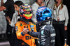 GP SINGAPORE, (L to R): Third placed Oscar Piastri (AUS) McLaren in qualifying parc ferme with pole sitter George Russell (GBR) Mercedes AMG F1.

04.10.2025. Formula 1 World Championship, Rd 18, Singapore Grand Prix, Marina Bay Street Circuit, Singapore, Qualifiche Day.

- www.xpbimages.com, EMail: requests@xpbimages.com © Copyright: Batchelor / XPB Images