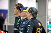 GP SINGAPORE, Max Verstappen (NLD) Red Bull Racing with Oscar Piastri (AUS) McLaren in qualifying parc ferme.

04.10.2025. Formula 1 World Championship, Rd 18, Singapore Grand Prix, Marina Bay Street Circuit, Singapore, Qualifiche Day.

- www.xpbimages.com, EMail: requests@xpbimages.com © Copyright: Charniaux / XPB Images