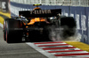 GP SINGAPORE, Lando Norris (GBR) McLaren MCL39 touches the wall during qualifying.

04.10.2025. Formula 1 World Championship, Rd 18, Singapore Grand Prix, Marina Bay Street Circuit, Singapore, Qualifiche Day.

 - www.xpbimages.com, EMail: requests@xpbimages.com © Copyright: Coates / XPB Images
