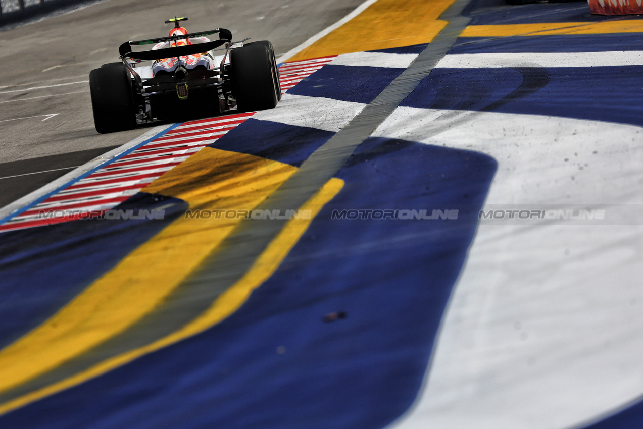 GP SINGAPORE, Liam Lawson (NZL) Racing Bulls VCARB 02.

03.10.2025. Formula 1 World Championship, Rd 18, Singapore Grand Prix, Marina Bay Street Circuit, Singapore, Practice Day.

- www.xpbimages.com, EMail: requests@xpbimages.com © Copyright: Moy / XPB Images