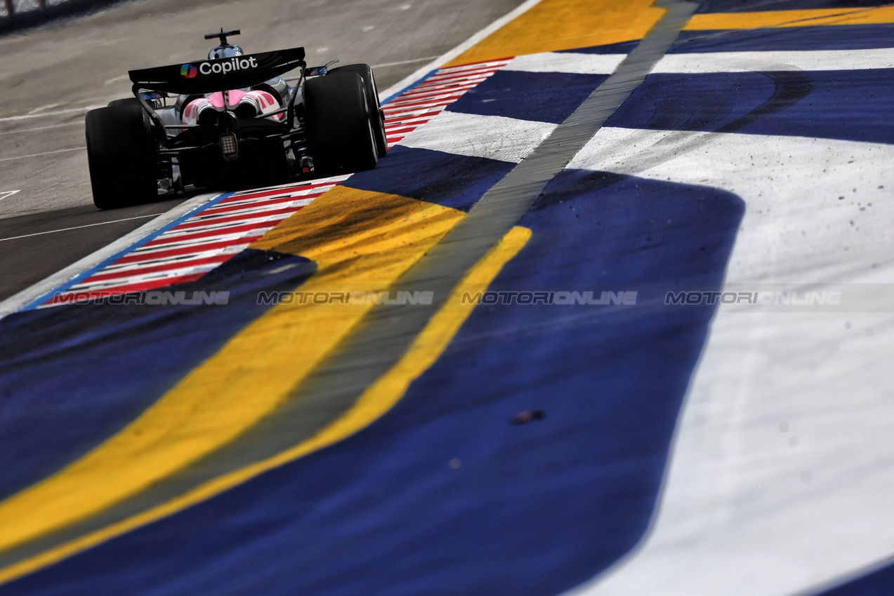 GP SINGAPORE, Pierre Gasly (FRA) Alpine F1 Team A525.

03.10.2025. Formula 1 World Championship, Rd 18, Singapore Grand Prix, Marina Bay Street Circuit, Singapore, Practice Day.

- www.xpbimages.com, EMail: requests@xpbimages.com © Copyright: Moy / XPB Images