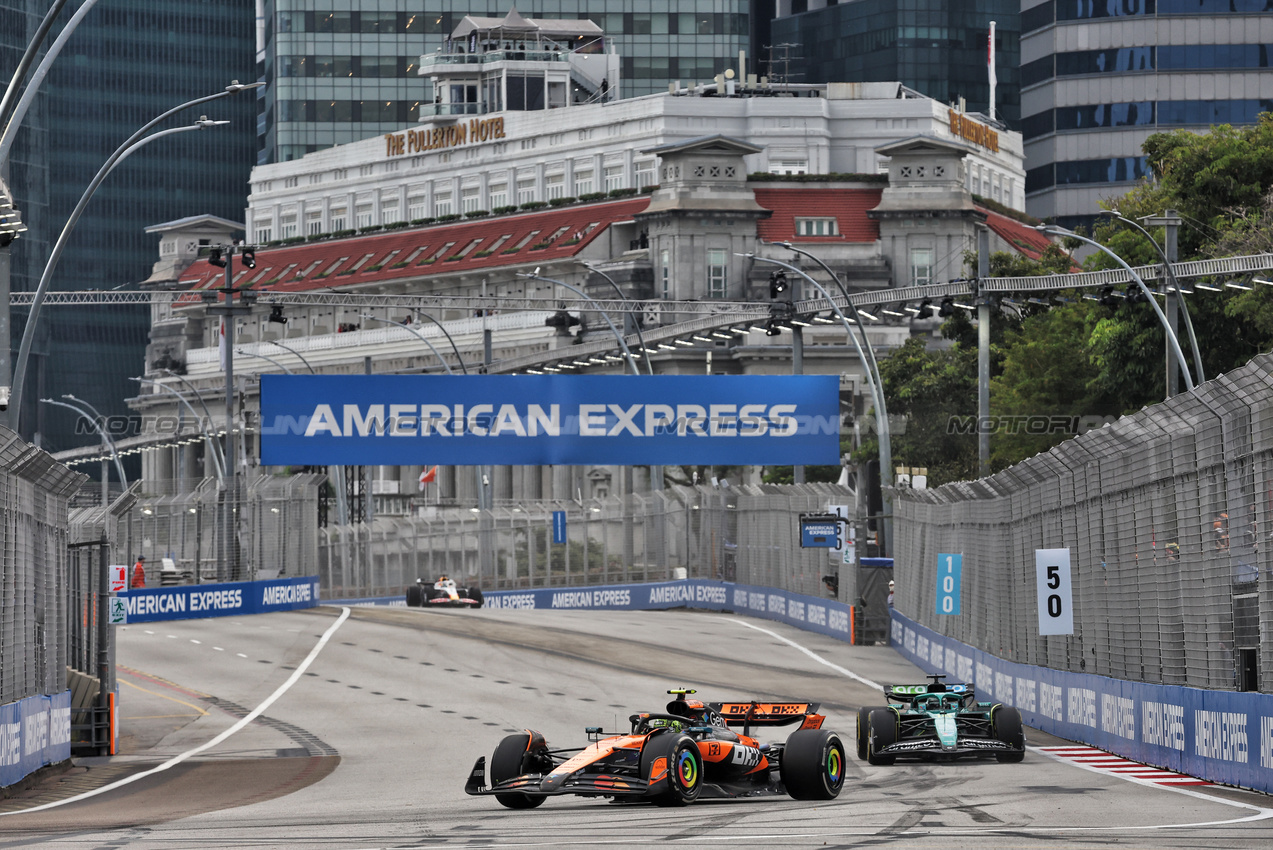 GP SINGAPORE, Lando Norris (GBR) McLaren MCL39.

03.10.2025. Formula 1 World Championship, Rd 18, Singapore Grand Prix, Marina Bay Street Circuit, Singapore, Practice Day.

- www.xpbimages.com, EMail: requests@xpbimages.com © Copyright: Bearne / XPB Images