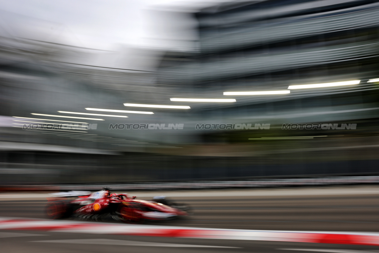GP SINGAPORE, Charles Leclerc (MON) Ferrari SF-25.

03.10.2025. Formula 1 World Championship, Rd 18, Singapore Grand Prix, Marina Bay Street Circuit, Singapore, Practice Day.

- www.xpbimages.com, EMail: requests@xpbimages.com © Copyright: Charniaux / XPB Images