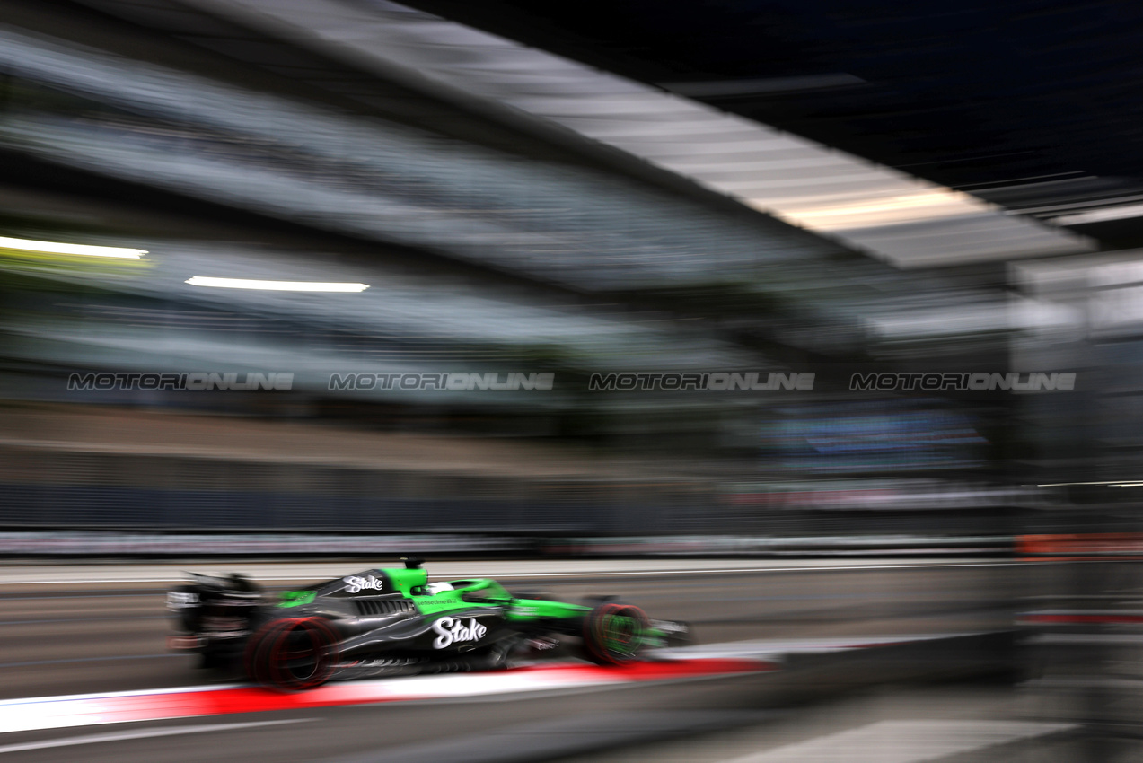 GP SINGAPORE, Nico Hulkenberg (GER) Sauber C45.

03.10.2025. Formula 1 World Championship, Rd 18, Singapore Grand Prix, Marina Bay Street Circuit, Singapore, Practice Day.

- www.xpbimages.com, EMail: requests@xpbimages.com © Copyright: Charniaux / XPB Images
