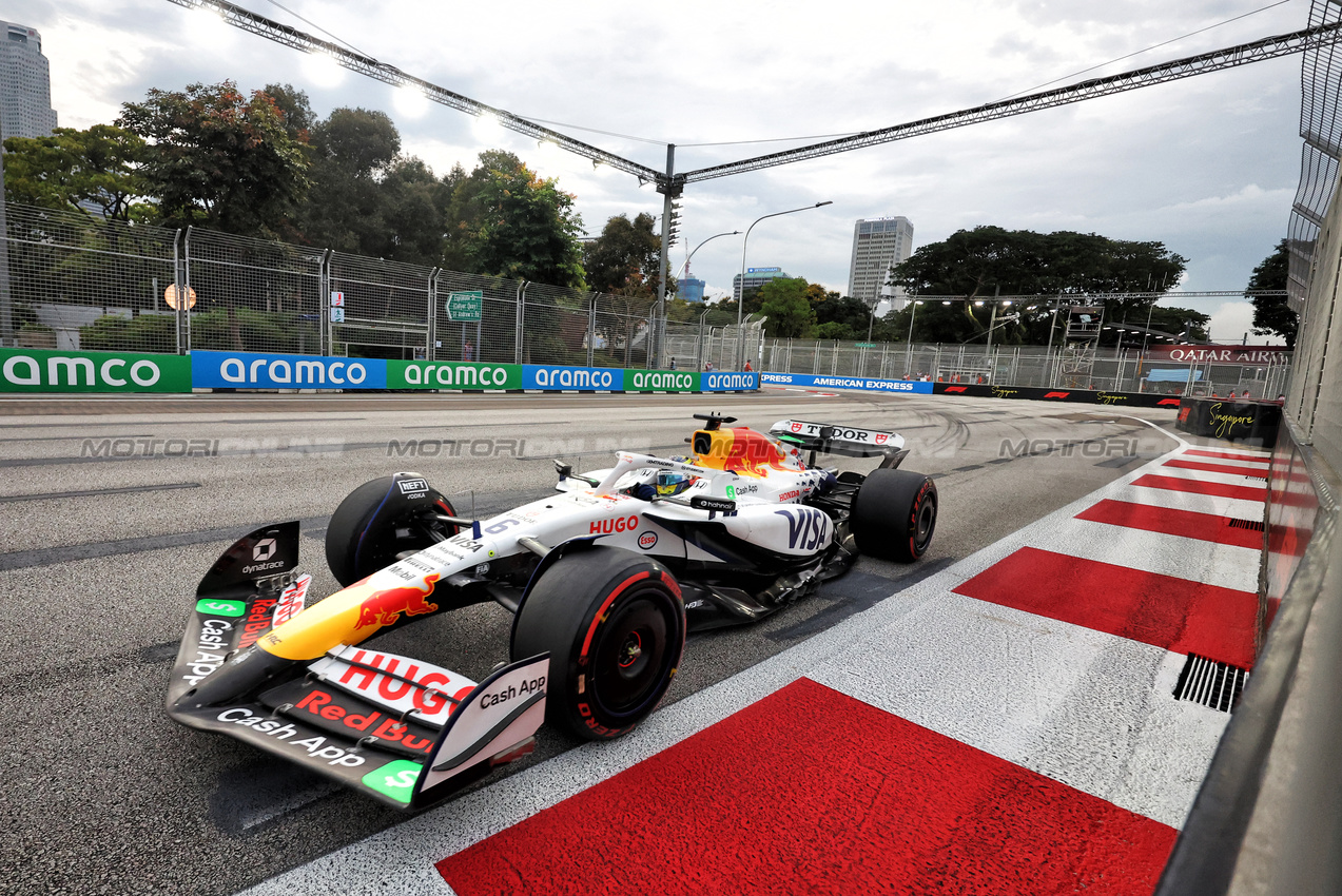 GP SINGAPORE, Isack Hadjar (FRA) Racing Bulls VCARB 02.

03.10.2025. Formula 1 World Championship, Rd 18, Singapore Grand Prix, Marina Bay Street Circuit, Singapore, Practice Day.

- www.xpbimages.com, EMail: requests@xpbimages.com © Copyright: Bearne / XPB Images