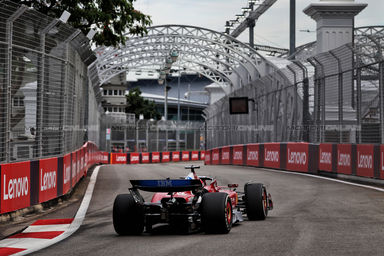 GP SINGAPORE, Charles Leclerc (MON) Ferrari SF-25.

03.10.2025. Formula 1 World Championship, Rd 18, Singapore Grand Prix, Marina Bay Street Circuit, Singapore, Practice Day.

 - www.xpbimages.com, EMail: requests@xpbimages.com © Copyright: Rew / XPB Images