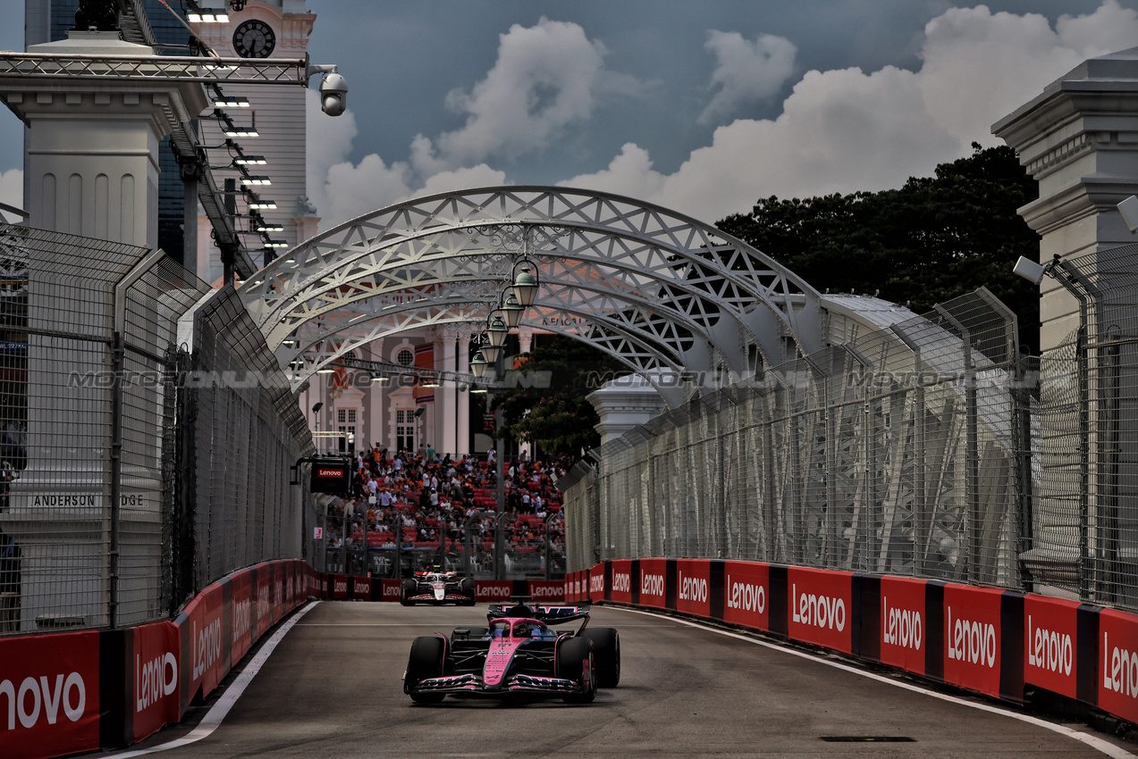 GP SINGAPORE, Pierre Gasly (FRA) Alpine F1 Team A525.

03.10.2025. Formula 1 World Championship, Rd 18, Singapore Grand Prix, Marina Bay Street Circuit, Singapore, Practice Day.

 - www.xpbimages.com, EMail: requests@xpbimages.com © Copyright: Rew / XPB Images