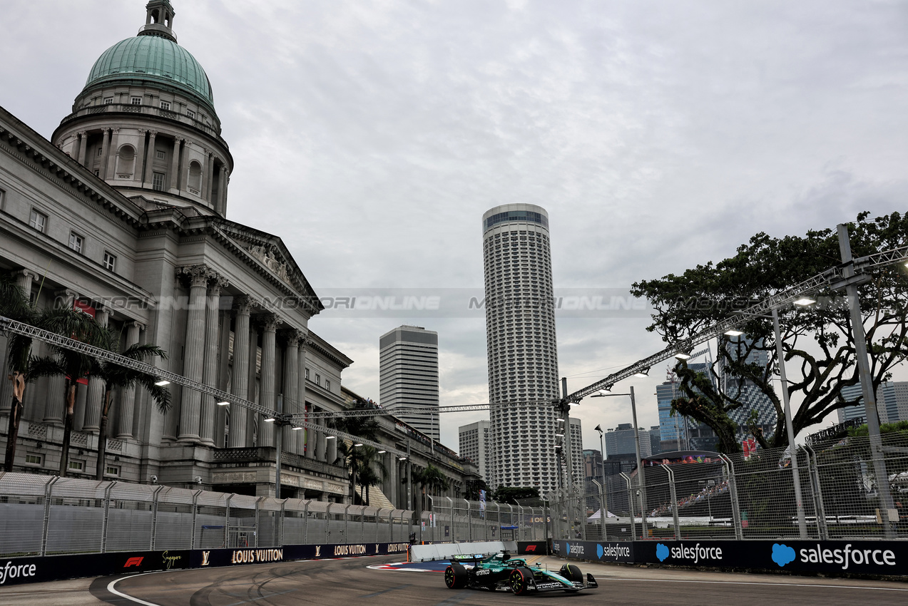 GP SINGAPORE, Lance Stroll (CDN) Aston Martin F1 Team AMR25.

03.10.2025. Formula 1 World Championship, Rd 18, Singapore Grand Prix, Marina Bay Street Circuit, Singapore, Practice Day.

 - www.xpbimages.com, EMail: requests@xpbimages.com © Copyright: Rew / XPB Images