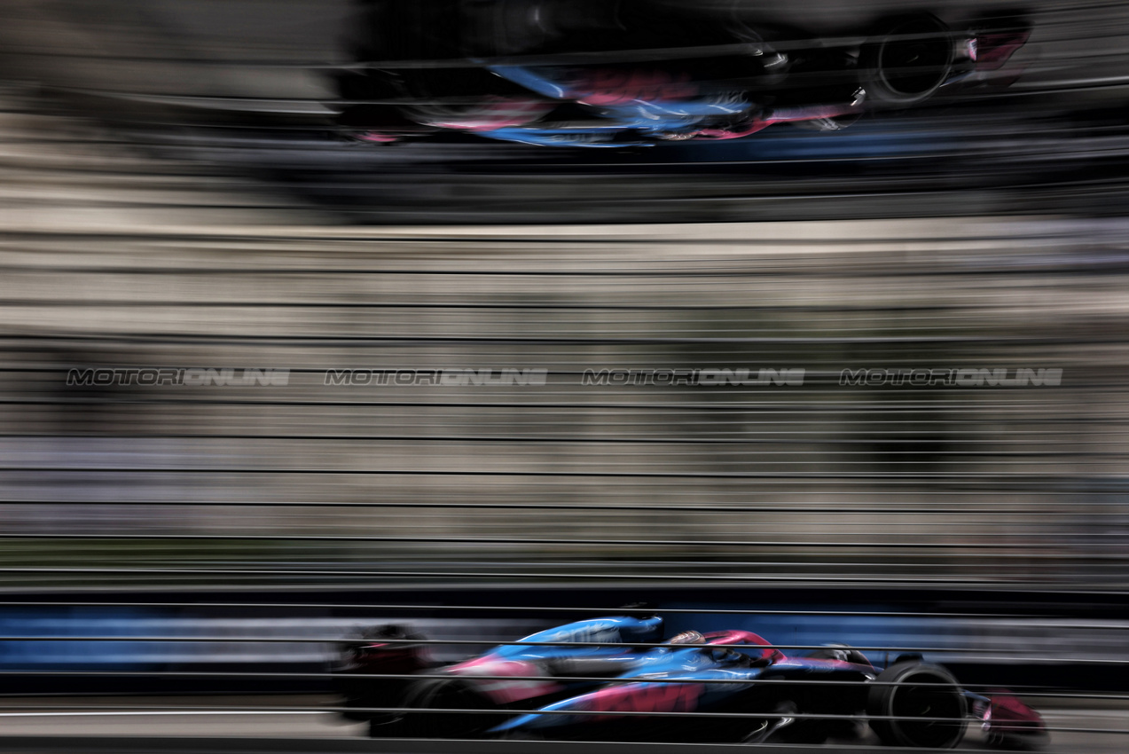 GP SINGAPORE, Pierre Gasly (FRA) Alpine F1 Team A525.

03.10.2025. Formula 1 World Championship, Rd 18, Singapore Grand Prix, Marina Bay Street Circuit, Singapore, Practice Day.

 - www.xpbimages.com, EMail: requests@xpbimages.com © Copyright: Rew / XPB Images