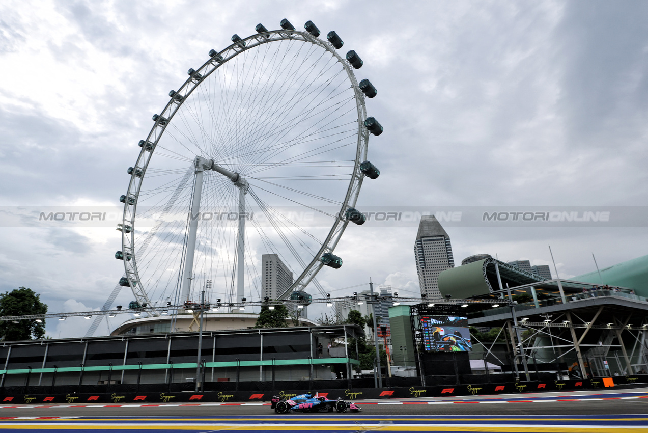 GP SINGAPORE, Franco Colapinto (ARG) Alpine F1 Team A525.

03.10.2025. Formula 1 World Championship, Rd 18, Singapore Grand Prix, Marina Bay Street Circuit, Singapore, Practice Day.

- www.xpbimages.com, EMail: requests@xpbimages.com © Copyright: Moy / XPB Images