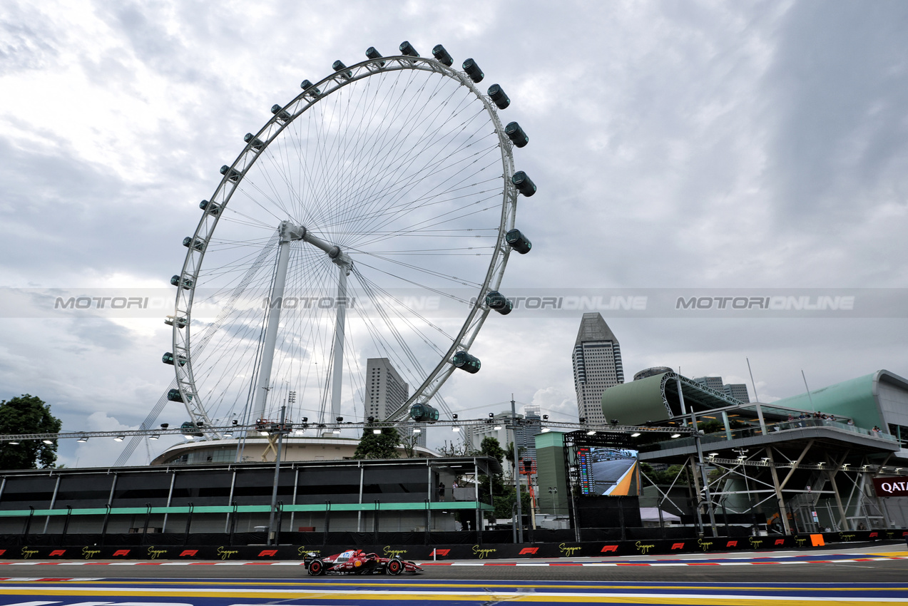 GP SINGAPORE, Charles Leclerc (MON) Ferrari SF-25.

03.10.2025. Formula 1 World Championship, Rd 18, Singapore Grand Prix, Marina Bay Street Circuit, Singapore, Practice Day.

- www.xpbimages.com, EMail: requests@xpbimages.com © Copyright: Moy / XPB Images