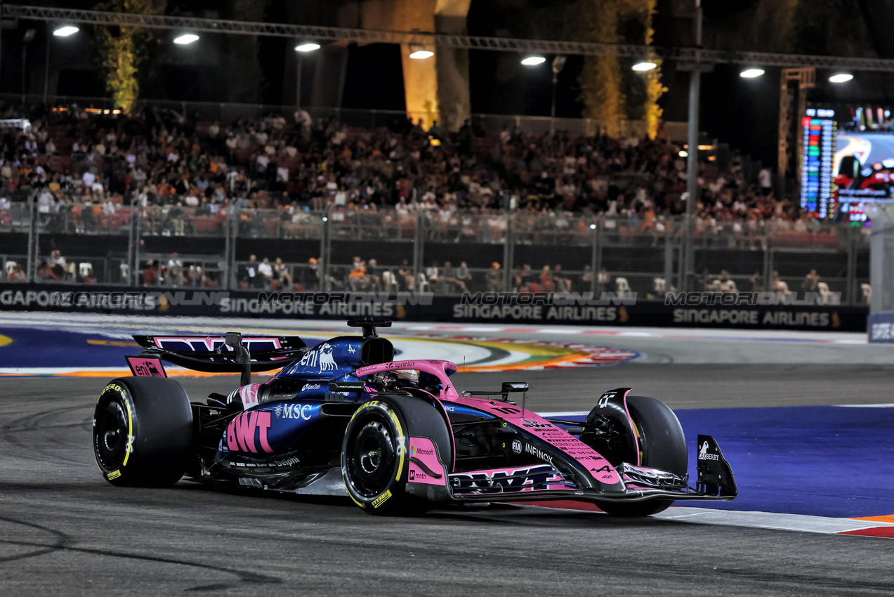 GP SINGAPORE, Pierre Gasly (FRA) Alpine F1 Team A525.

03.10.2025. Formula 1 World Championship, Rd 18, Singapore Grand Prix, Marina Bay Street Circuit, Singapore, Practice Day.

- www.xpbimages.com, EMail: requests@xpbimages.com © Copyright: Moy / XPB Images