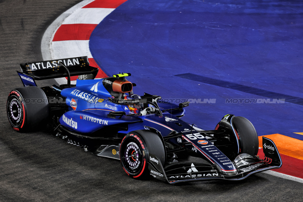 GP SINGAPORE, Carlos Sainz (ESP) Atlassian Williams Racing FW47.

03.10.2025. Formula 1 World Championship, Rd 18, Singapore Grand Prix, Marina Bay Street Circuit, Singapore, Practice Day.

- www.xpbimages.com, EMail: requests@xpbimages.com © Copyright: Moy / XPB Images