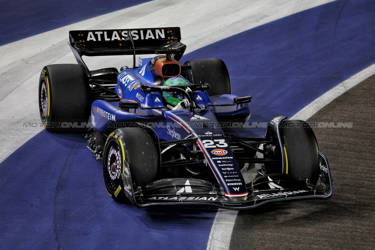 GP SINGAPORE, Alexander Albon (THA) Atlassian Williams Racing FW47.

03.10.2025. Formula 1 World Championship, Rd 18, Singapore Grand Prix, Marina Bay Street Circuit, Singapore, Practice Day.

- www.xpbimages.com, EMail: requests@xpbimages.com © Copyright: Moy / XPB Images