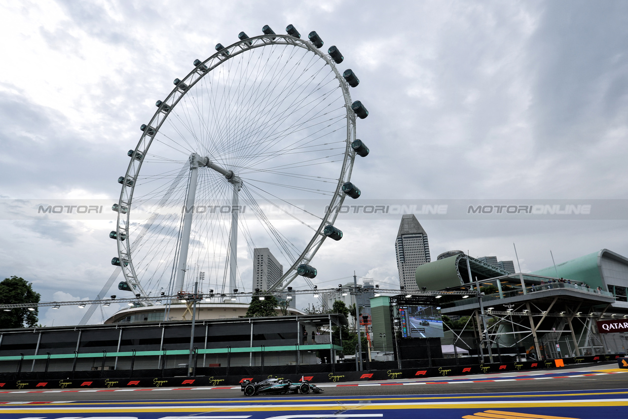 GP SINGAPORE, Andrea Kimi Antonelli (ITA) Mercedes AMG F1 W16.

03.10.2025. Formula 1 World Championship, Rd 18, Singapore Grand Prix, Marina Bay Street Circuit, Singapore, Practice Day.

- www.xpbimages.com, EMail: requests@xpbimages.com © Copyright: Moy / XPB Images