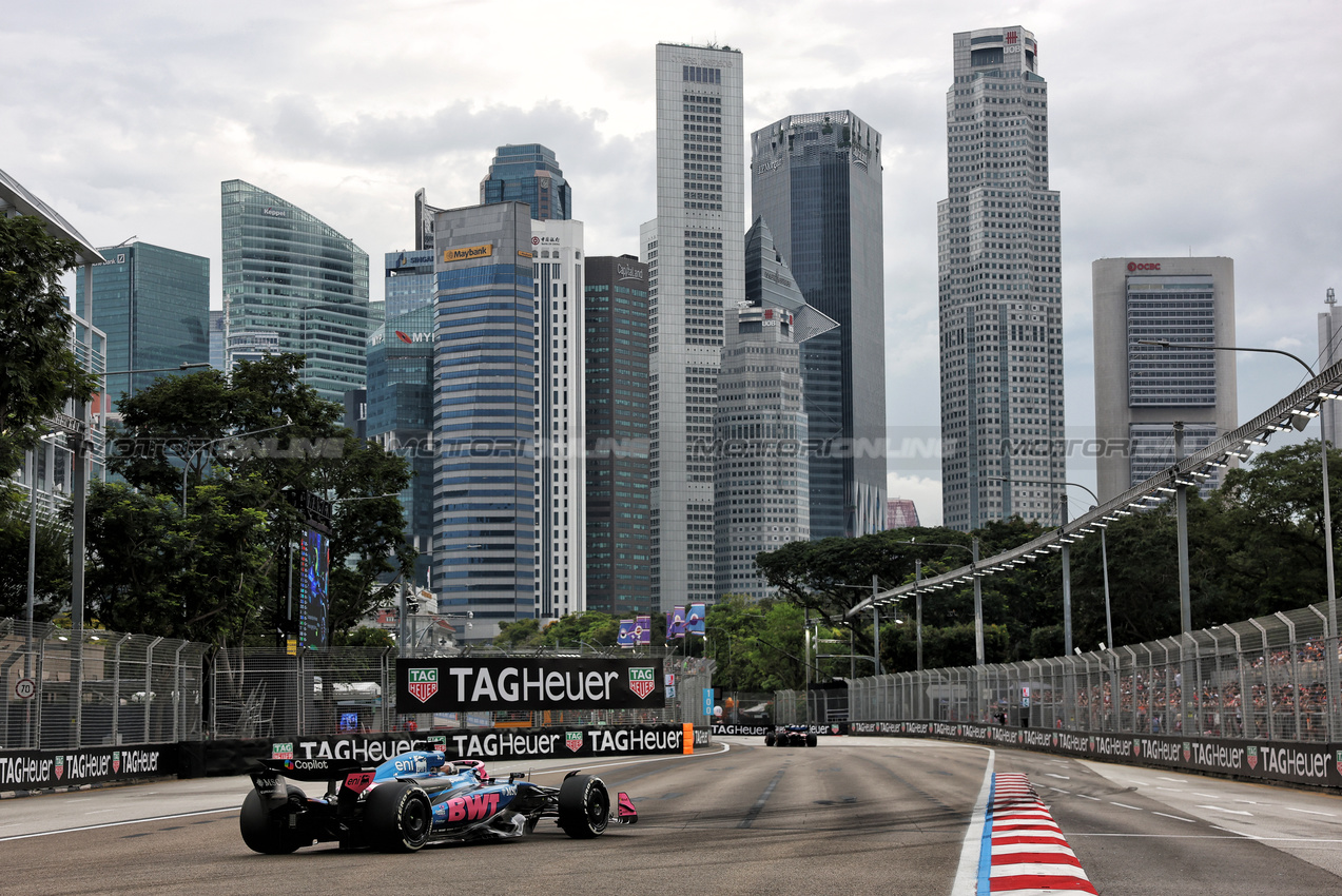 GP SINGAPORE, Pierre Gasly (FRA) Alpine F1 Team A525.

03.10.2025. Formula 1 World Championship, Rd 18, Singapore Grand Prix, Marina Bay Street Circuit, Singapore, Practice Day.

- www.xpbimages.com, EMail: requests@xpbimages.com © Copyright: Charniaux / XPB Images