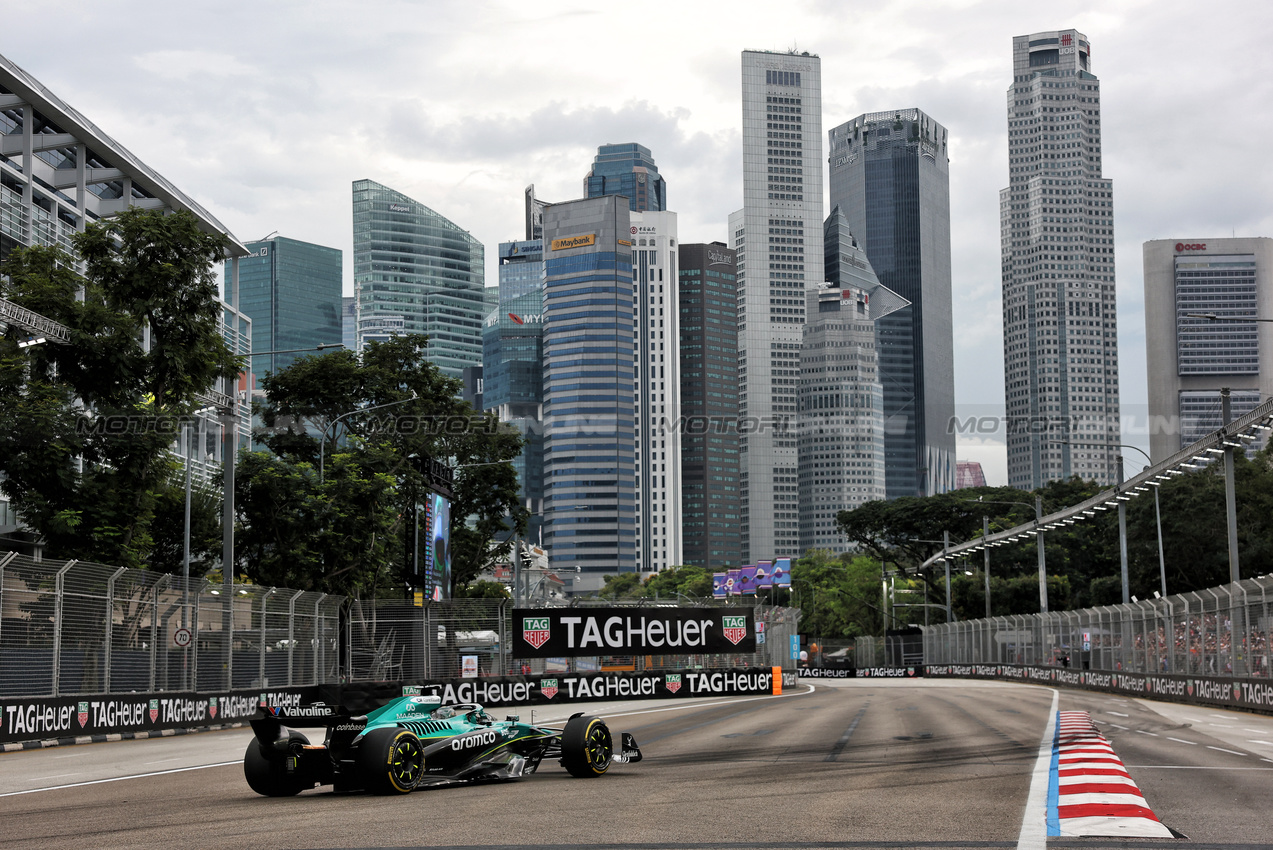 GP SINGAPORE, Lance Stroll (CDN) Aston Martin F1 Team AMR25.

03.10.2025. Formula 1 World Championship, Rd 18, Singapore Grand Prix, Marina Bay Street Circuit, Singapore, Practice Day.

- www.xpbimages.com, EMail: requests@xpbimages.com © Copyright: Charniaux / XPB Images