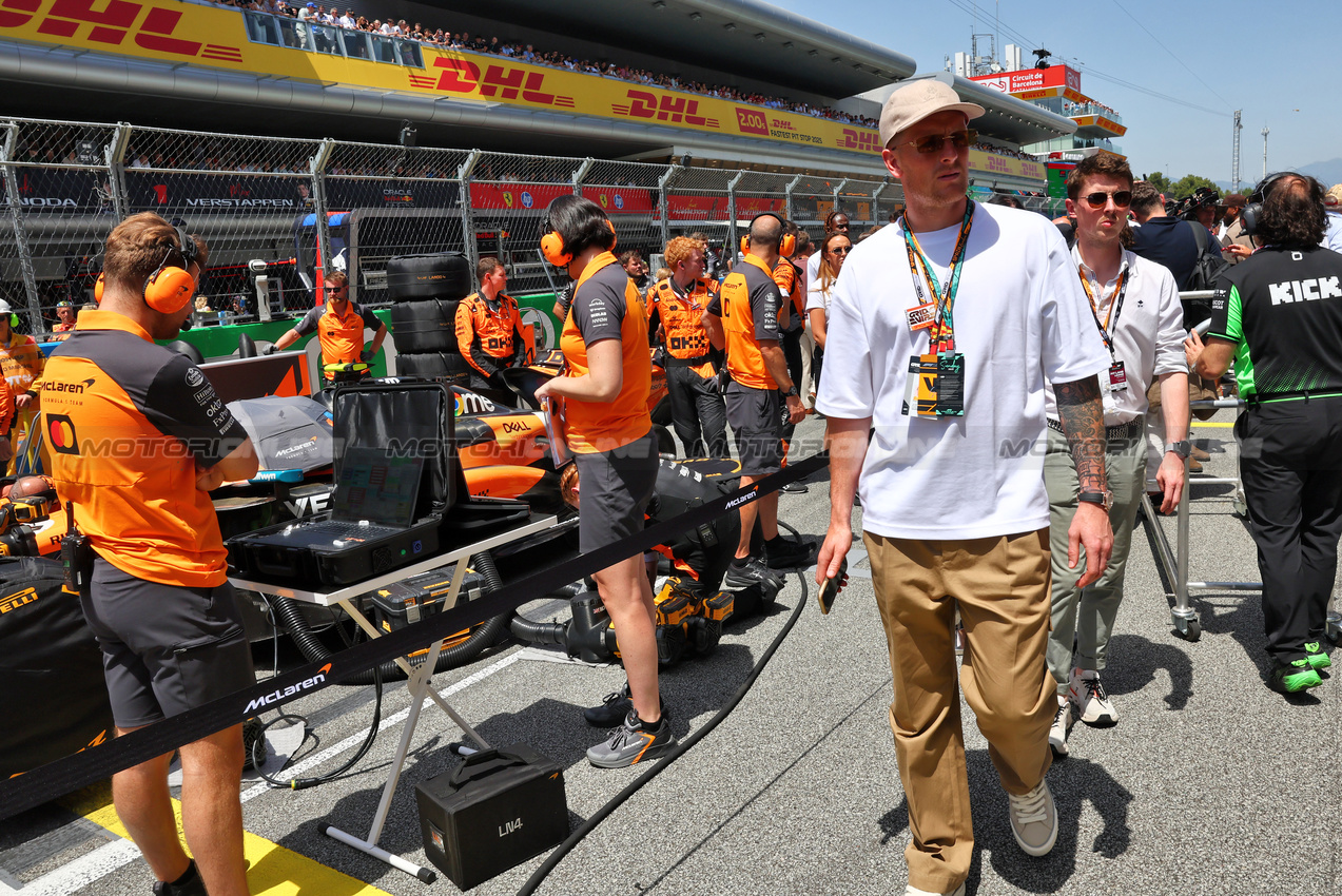 GP SPAGNA, Jordan Pickford (GBR) England Football Team Player on the grid.

01.06.2025. Formula 1 World Championship, Rd 9, Spanish Grand Prix, Barcelona, Spain, Gara Day.

- www.xpbimages.com, EMail: requests@xpbimages.com © Copyright: Batchelor / XPB Images