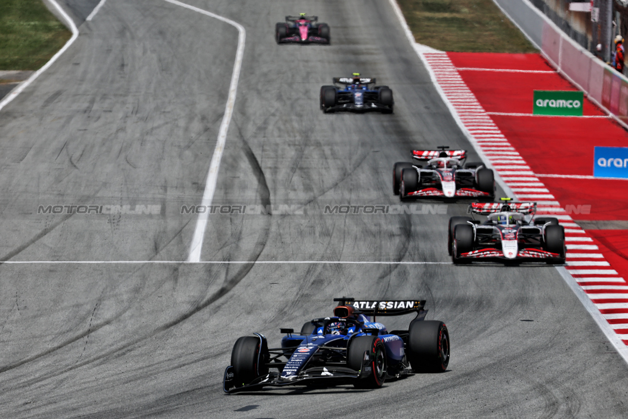 GP SPAGNA, Alexander Albon (THA) Atlassian Williams Racing FW47.

01.06.2025. Formula 1 World Championship, Rd 9, Spanish Grand Prix, Barcelona, Spain, Gara Day.

- www.xpbimages.com, EMail: requests@xpbimages.com © Copyright: Batchelor / XPB Images