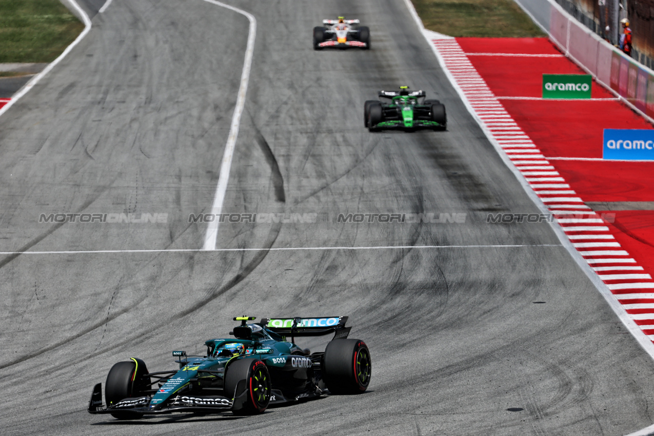 GP SPAGNA, Fernando Alonso (ESP) Aston Martin F1 Team AMR25.

01.06.2025. Formula 1 World Championship, Rd 9, Spanish Grand Prix, Barcelona, Spain, Gara Day.

- www.xpbimages.com, EMail: requests@xpbimages.com © Copyright: Batchelor / XPB Images