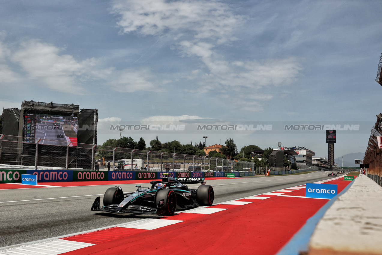 GP SPAGNA, Andrea Kimi Antonelli (ITA) Mercedes AMG F1 W16.

01.06.2025. Formula 1 World Championship, Rd 9, Spanish Grand Prix, Barcelona, Spain, Gara Day.

- www.xpbimages.com, EMail: requests@xpbimages.com © Copyright: Bearne / XPB Images