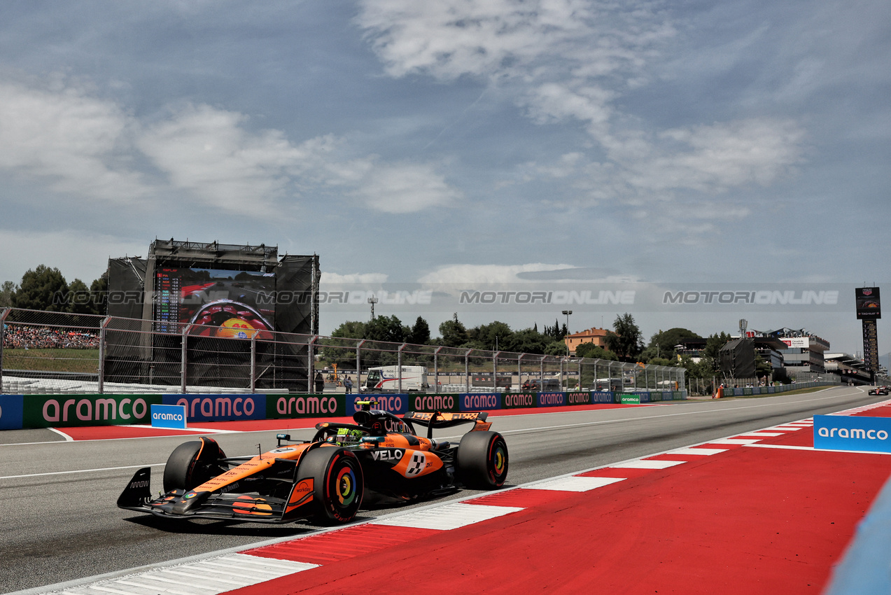 GP SPAGNA, Lando Norris (GBR) McLaren MCL39.

01.06.2025. Formula 1 World Championship, Rd 9, Spanish Grand Prix, Barcelona, Spain, Gara Day.

- www.xpbimages.com, EMail: requests@xpbimages.com © Copyright: Bearne / XPB Images