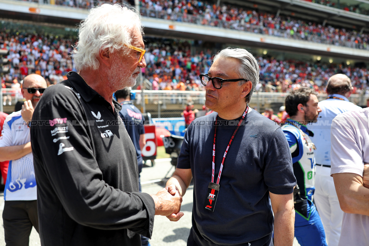 GP SPAGNA, (L to R): Flavio Briatore (ITA) Alpine F1 Team Executive Advisor with Luca de Meo (ITA) Groupe Renault Chief Executive Officer on the grid.

01.06.2025. Formula 1 World Championship, Rd 9, Spanish Grand Prix, Barcelona, Spain, Gara Day.

- www.xpbimages.com, EMail: requests@xpbimages.com © Copyright: Bearne / XPB Images