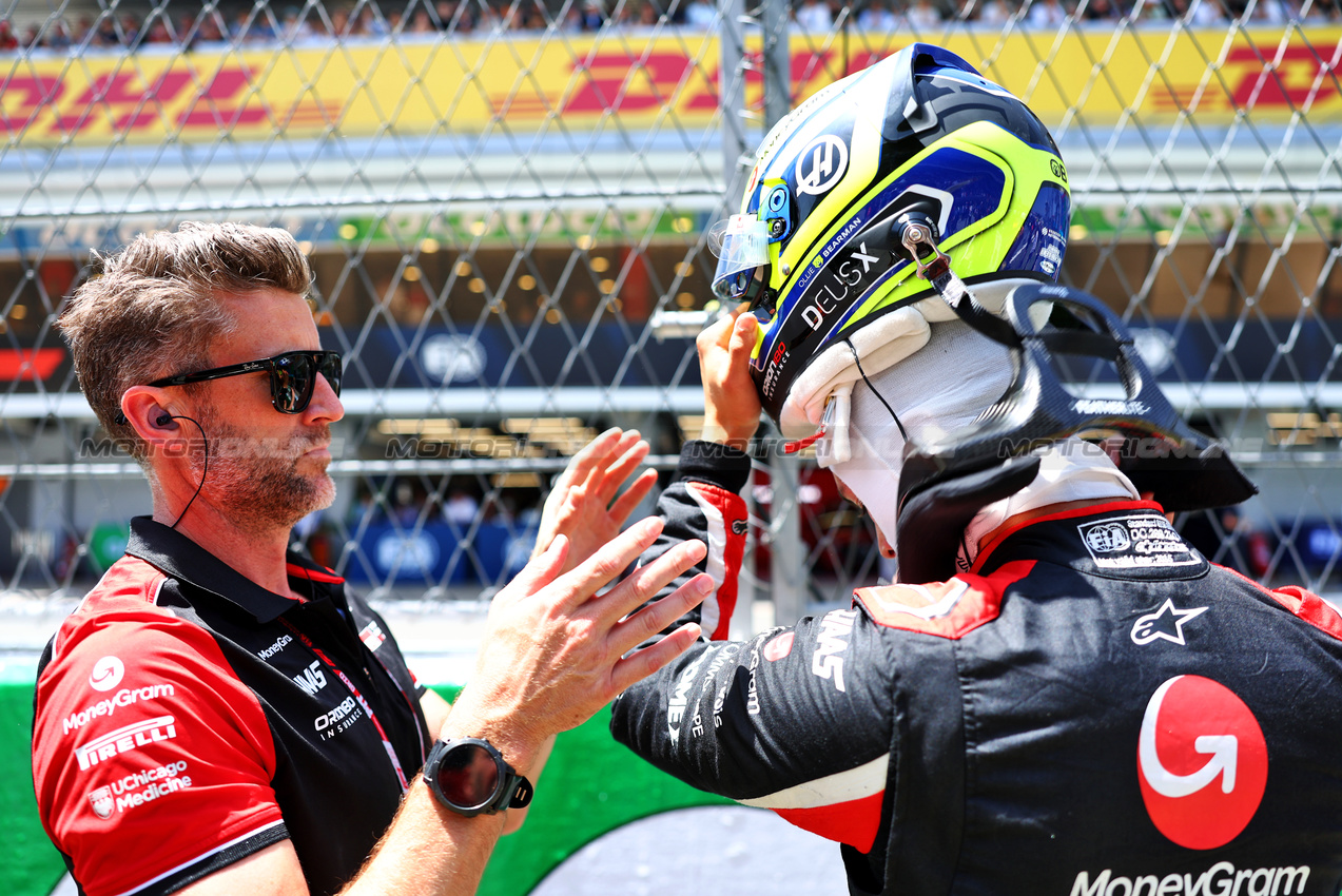 GP SPAGNA, Oliver Bearman (GBR) Haas F1 Team on the grid.

01.06.2025. Formula 1 World Championship, Rd 9, Spanish Grand Prix, Barcelona, Spain, Gara Day.

- www.xpbimages.com, EMail: requests@xpbimages.com © Copyright: Charniaux / XPB Images