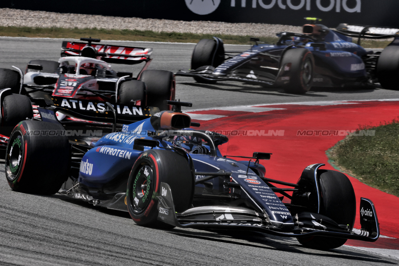 GP SPAGNA, Alexander Albon (THA) Atlassian Williams Racing FW47.

01.06.2025. Formula 1 World Championship, Rd 9, Spanish Grand Prix, Barcelona, Spain, Gara Day.

- www.xpbimages.com, EMail: requests@xpbimages.com © Copyright: Charniaux / XPB Images